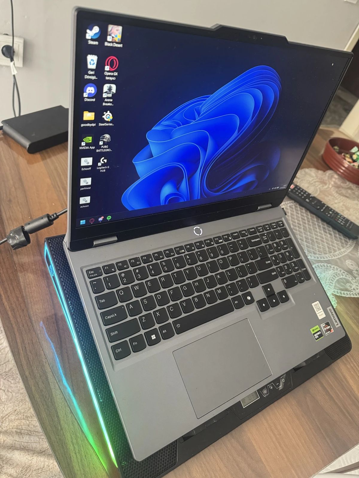 RTX 4070 R7 LENOVO LOQ GAMİNG LAPTOP