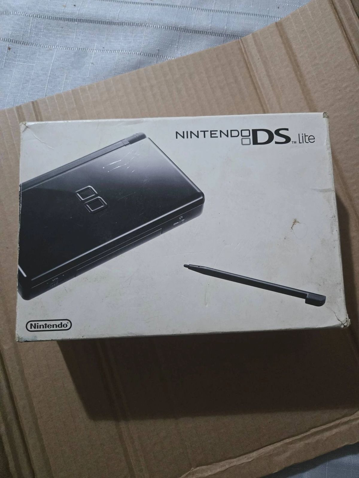 Nintendo dslite kutusunda