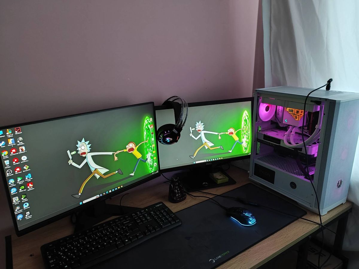 temiz yayıncı ve oyuncu gaming setup