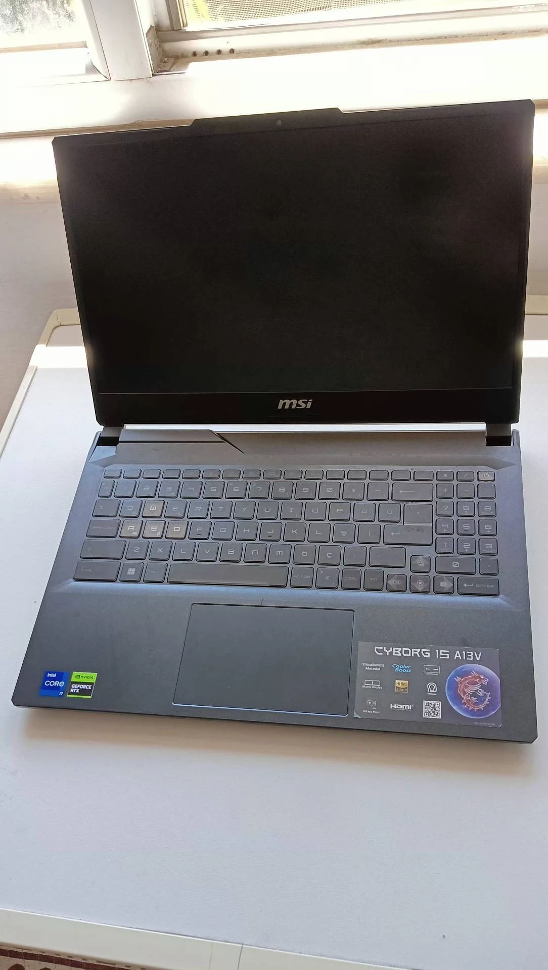 Dizüstü bilgisayar MSI Cyborg 15 A13V i7 16 RAM 512 GB