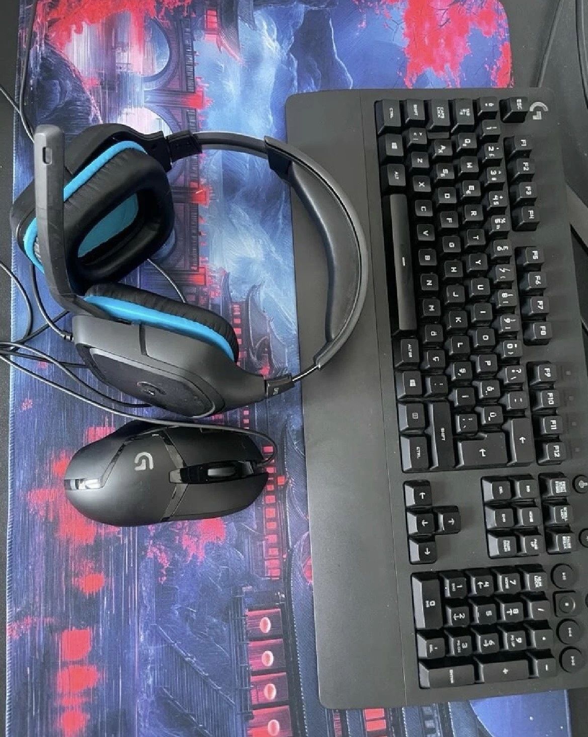 Logitech Gaming Set Klavye mouse kulaklık