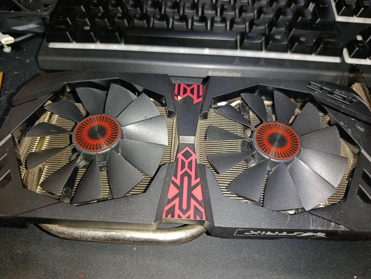 ASUS Strix R9 380 DirectCU II 2 GB GDDR5 256-Bit Ekran Kartı