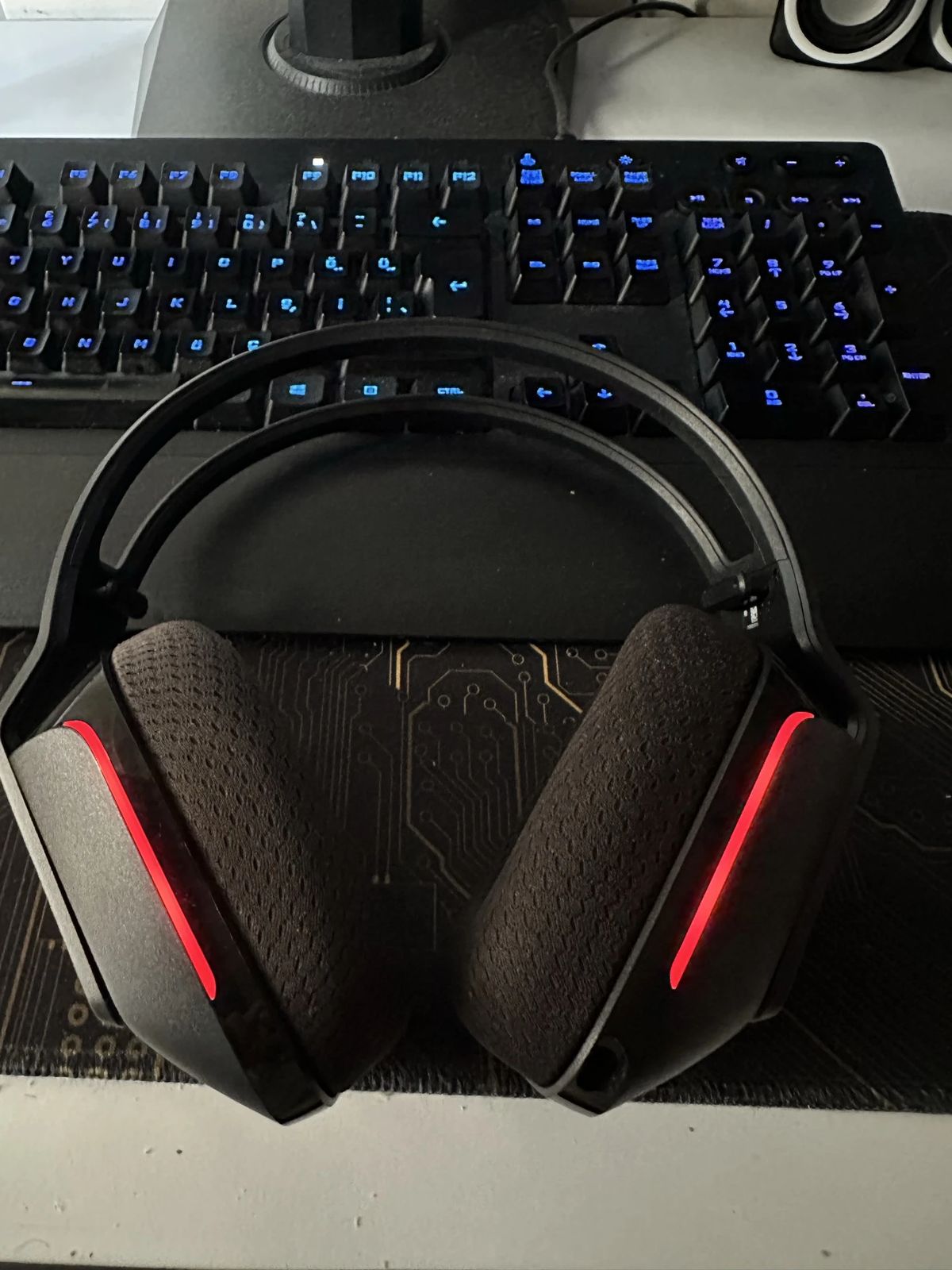LOGITECH G G733 Lightspeed RGB Kablosuz 7.1 Surround Oyuncu Kulaklığı