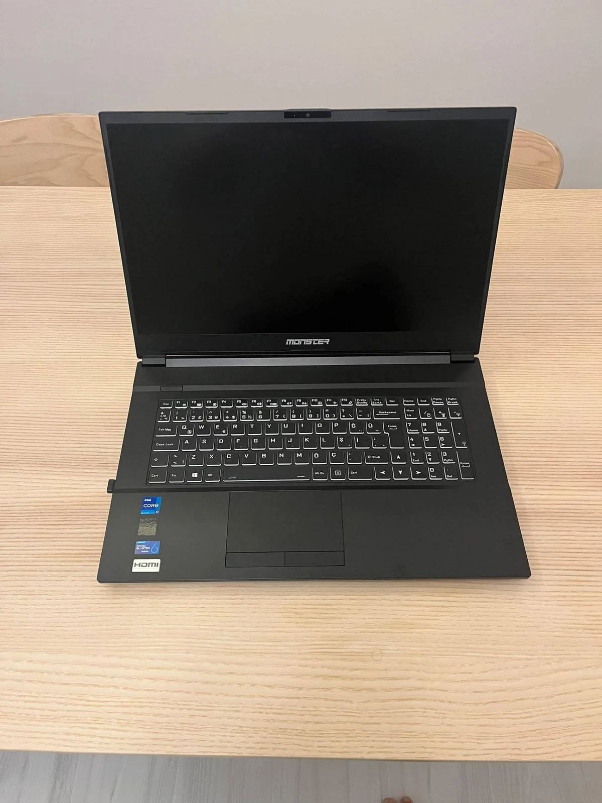 🔥 MONSTER TULPAR T7 V24.1 – i7-11800H / RTX 3060 / 17.3" 144Hz
Güçlü donanımlı Monster Tulpar T7 V24.1 gaming laptop.
Hem oyun hem de günlük kullanım, okul ve iş için oldukça güçlü bir cihazdır.