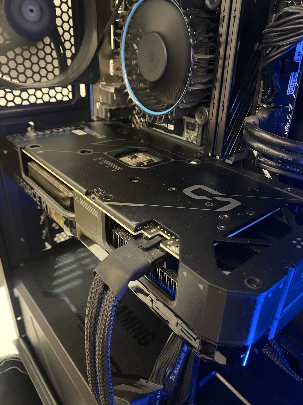 Asus 4070 süper