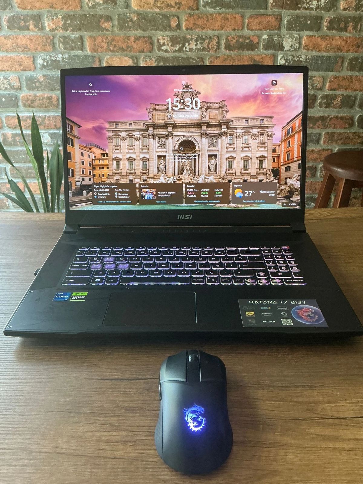 " YETKİLİ SERVİS ONAYLI " MSI Katana 17 RTX 4070 GPU 32 GB RAM