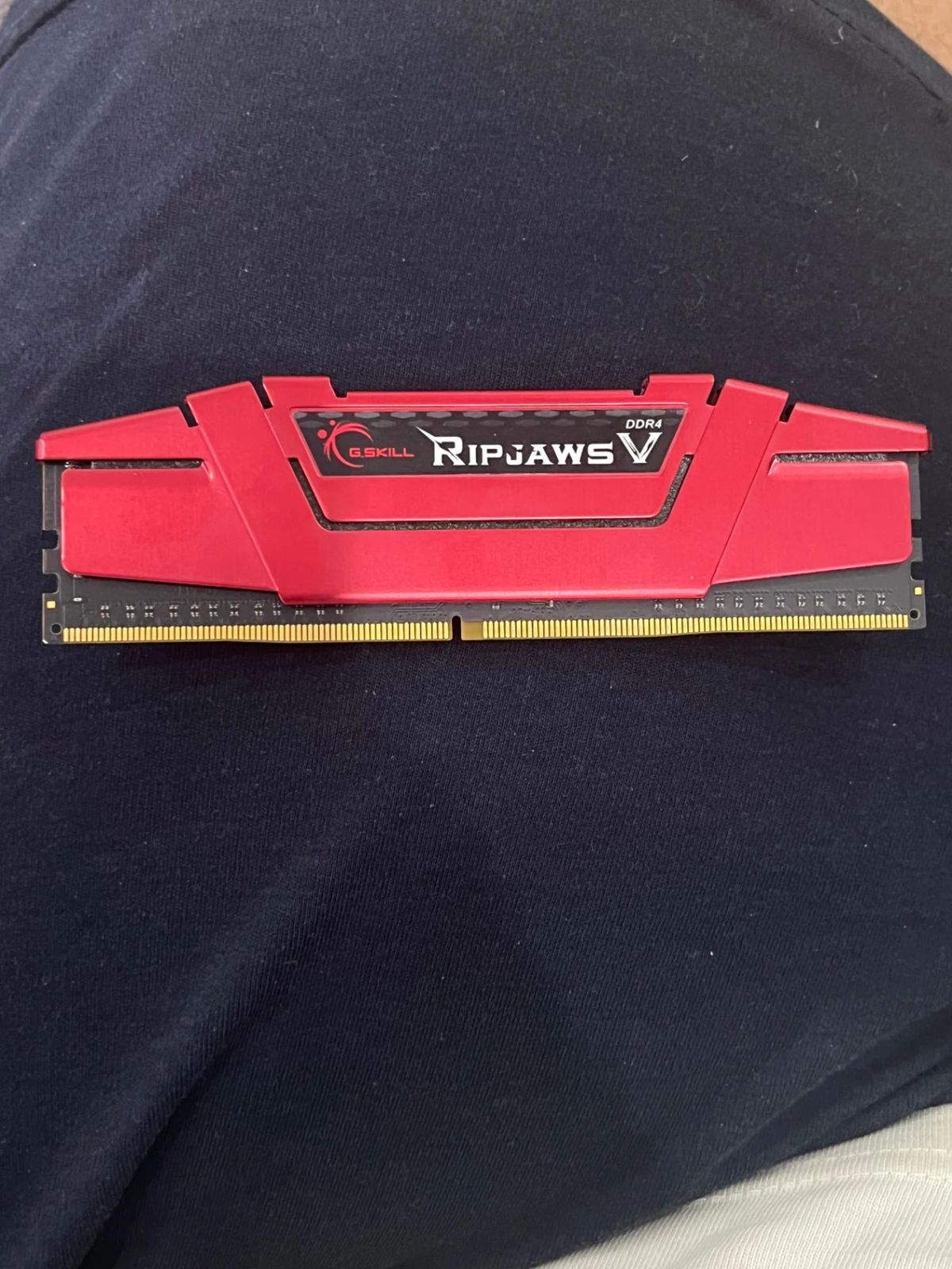 GSkill RipjawsV 8GB 2400Mhz DDR4 RAM