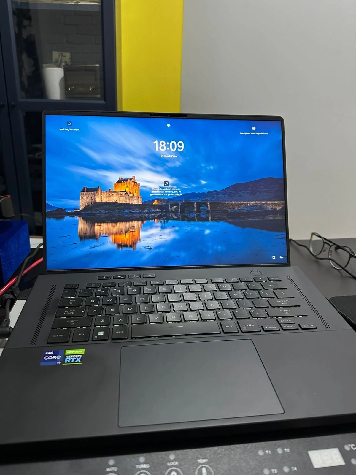 ASUS ROG Zephyrus M16 | i9-12900H | RTX 3070 Ti | 1 TB SSD | 16 GB RAM | 165 Hz