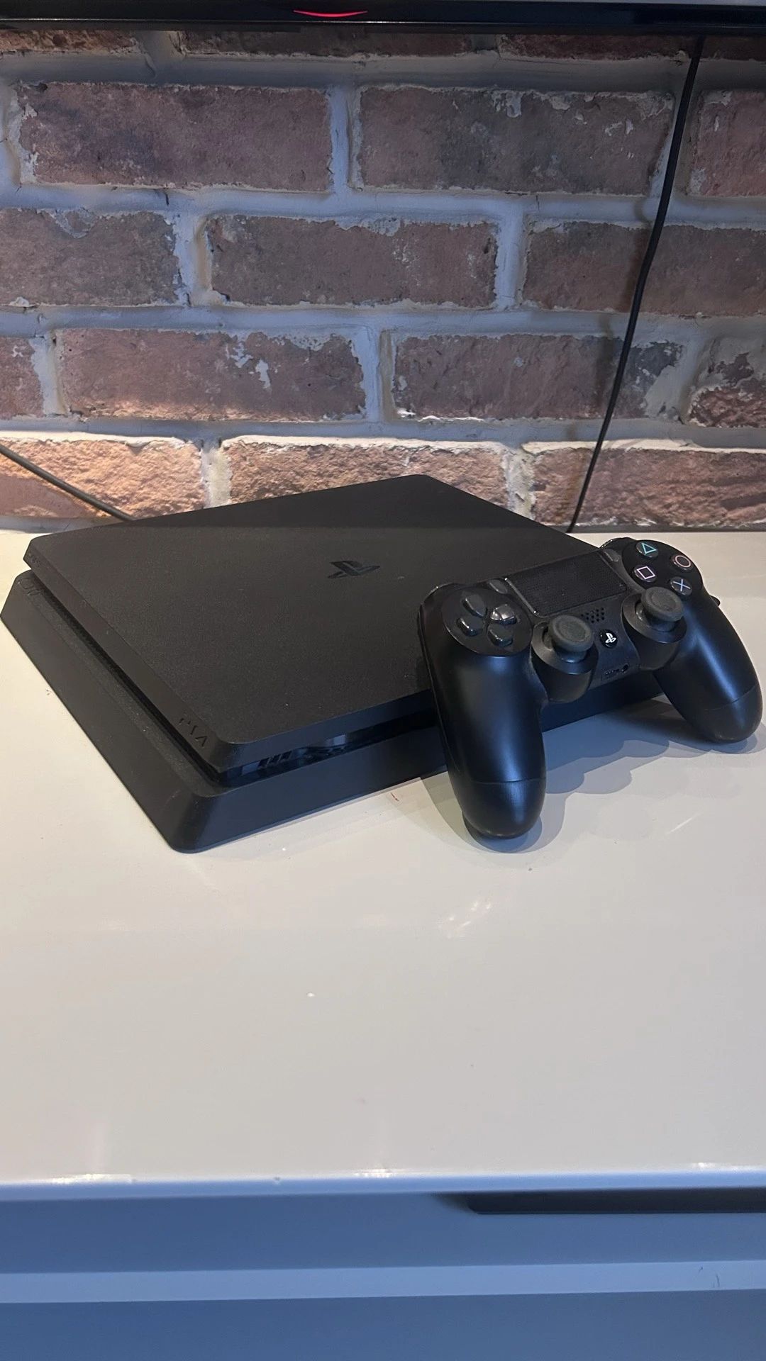 Sony Playstation 4 Slim 1TB