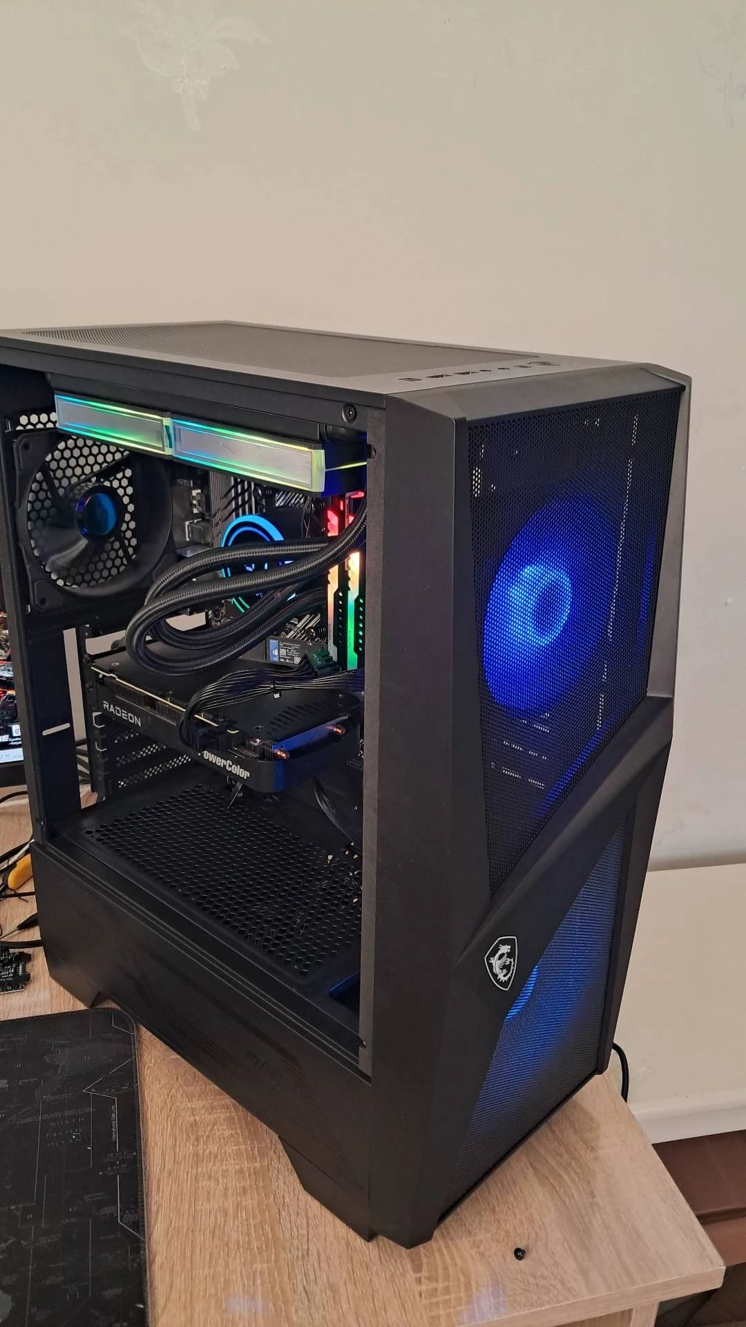 Rx 9060xt 16 gb li /ryzen 7 5700xli oyun bilgisayarı
