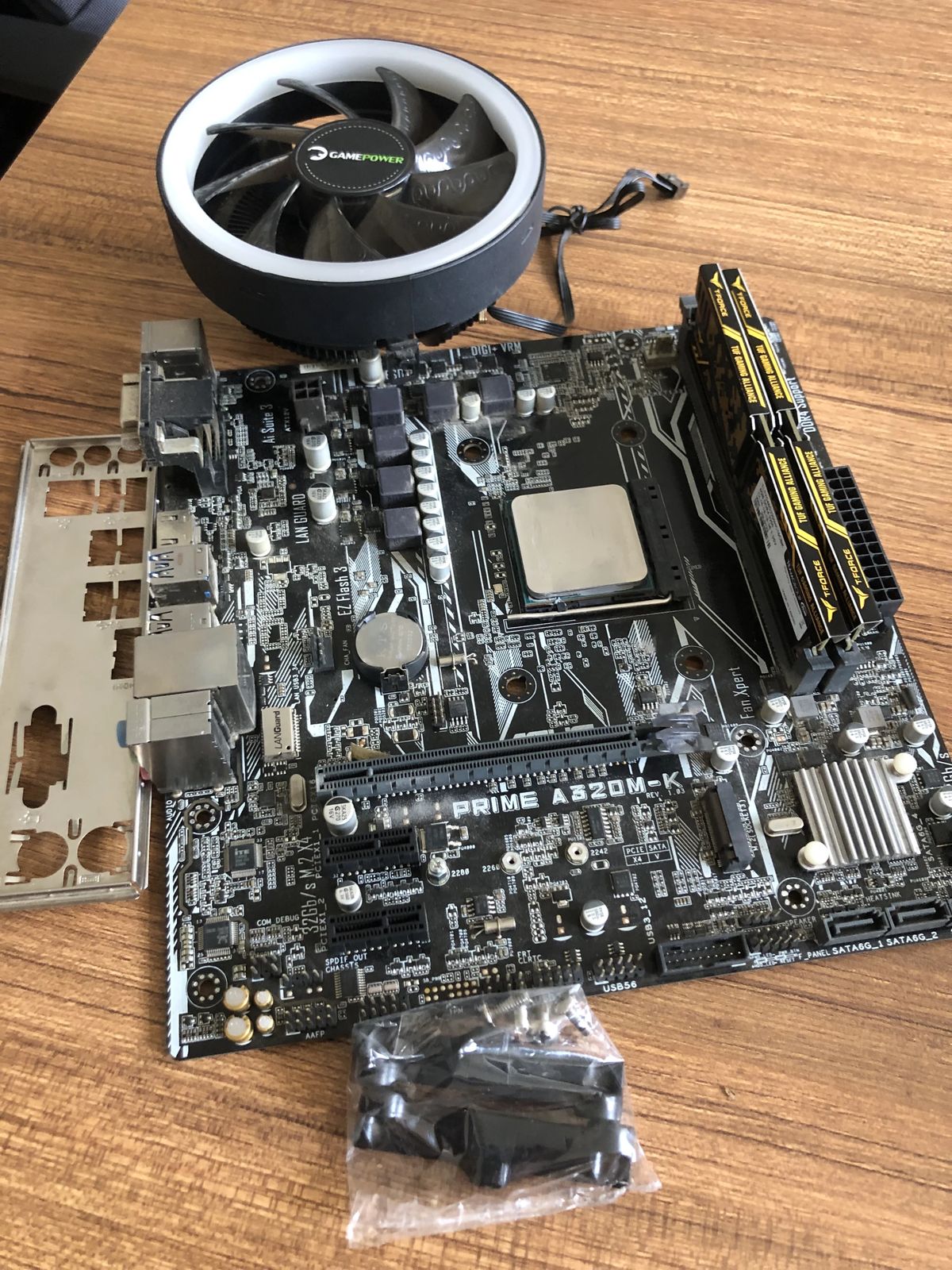 AsusPrime AMD DDR4 320m-k ANAKART+İŞLEMCİ+FAN+RAM