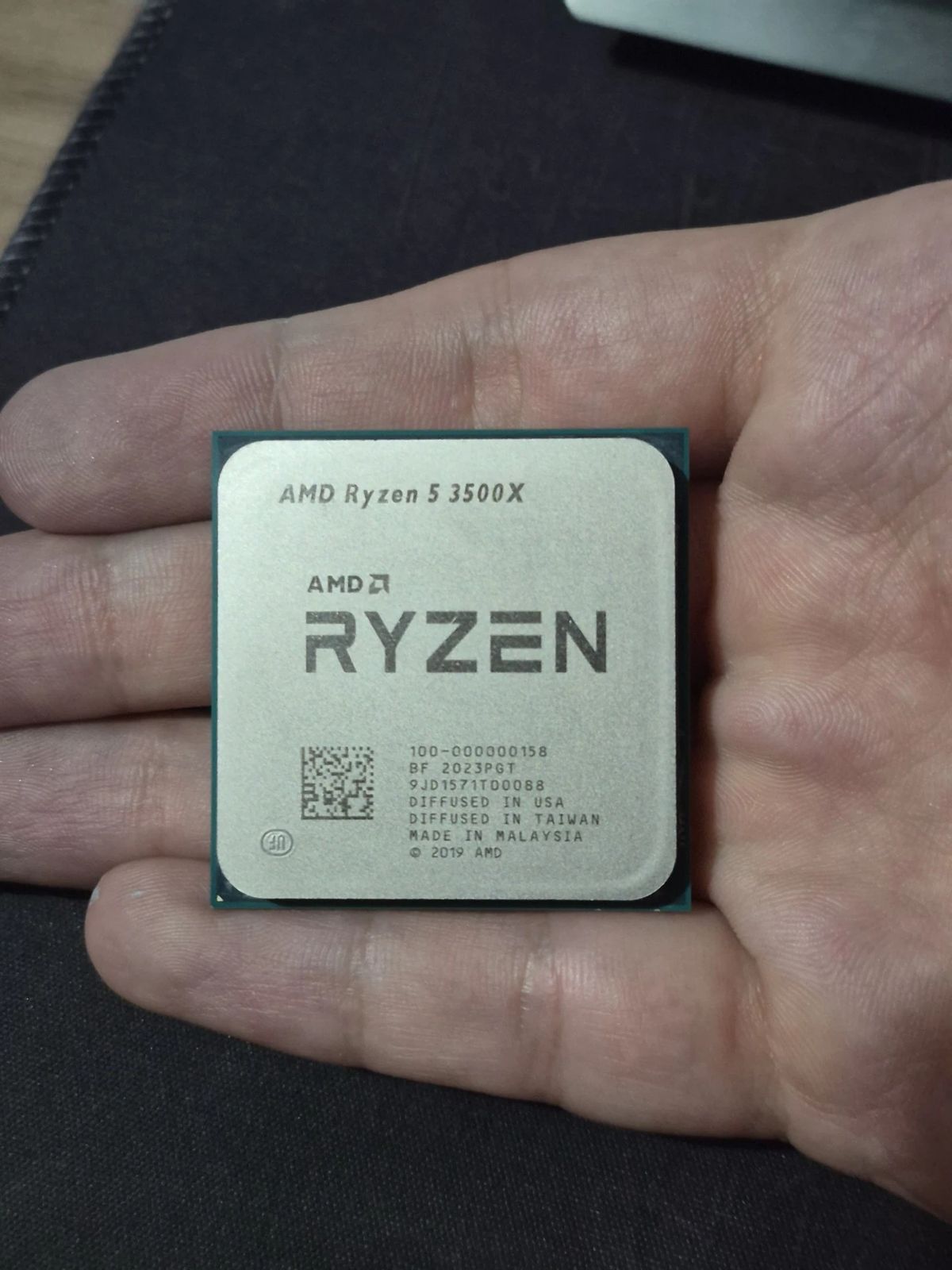 AMD RYZEN 5 3500X