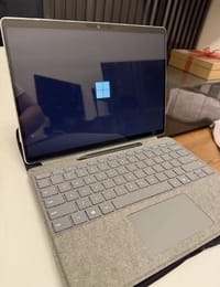 Microsoft Surface Pro 11 1 senelik cihaz - görsel 3