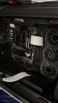 Asus rog hyperion gr701 - görsel 3