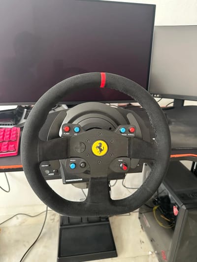 Thrustmaster T300 Alcantara Ferrari Integral +TH8A 7+1 Shifter
