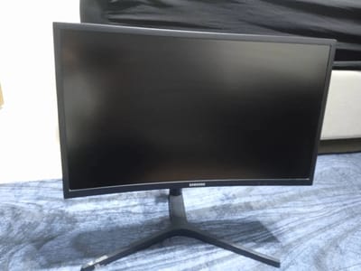 Samsung CFG73 24" 144Hz 1ms.QLED Monitör
