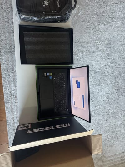 Monster Abra Laptop A7 V16.2.11 17.3 NotebookTAKAS YOK !!