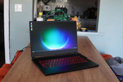 MSI GS65 Stealth Thin 8RE Gaming Laptop
