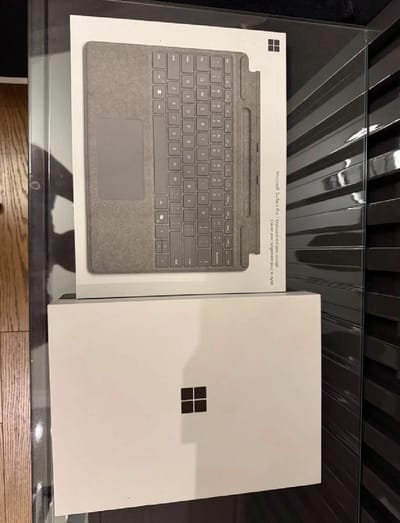Microsoft Surface Pro 11 1 senelik cihaz