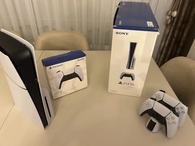 PlayStation 5 1TB CD’li + 2 Kol + Kol Standı | Çok Az Kullanıldı | Acil Satılık