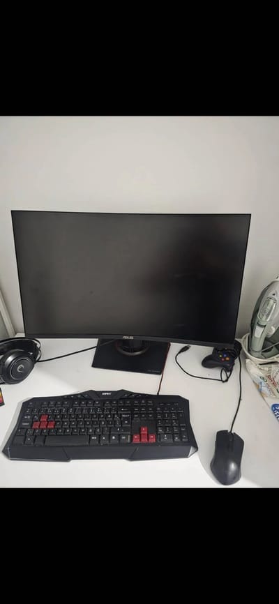 Asus TUF Gaming VG27VQ 27" 165Hz Curved Monitör