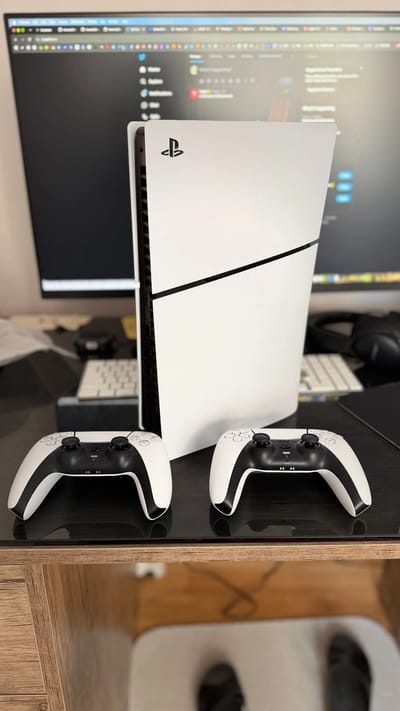 PS5 SLIM + 2 DUALSENSE KOL - AZ KULLANILDI - KUTULU
